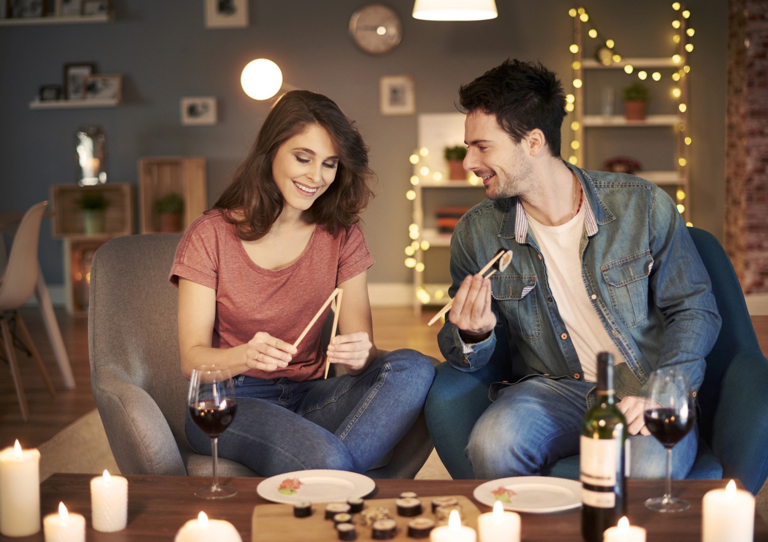 Jak naplánovat romantický večer doma, aby nepůsobil trapně